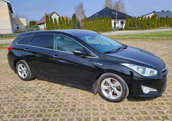 Hyundai i40 cena 31909 przebieg: 238000, rok produkcji 2011 z Sieradz małe 562